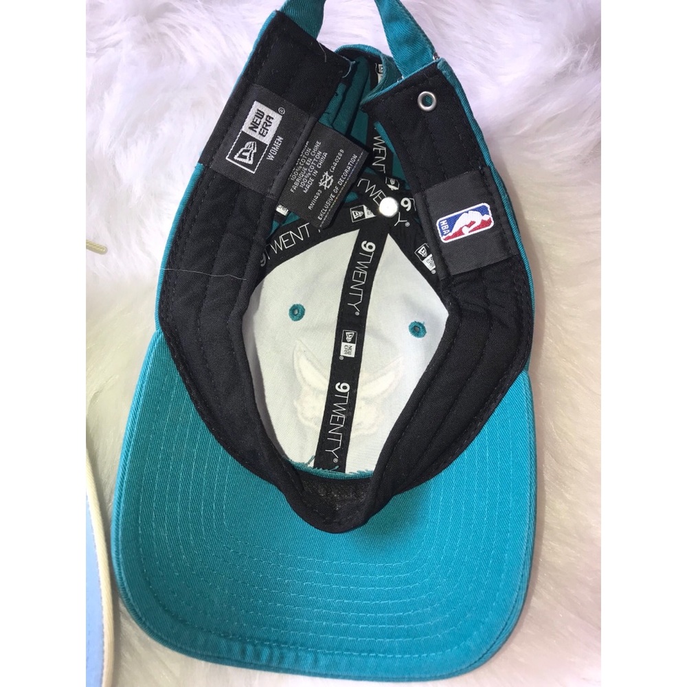 TWO HORNETS HATS - Picture 7 of 7